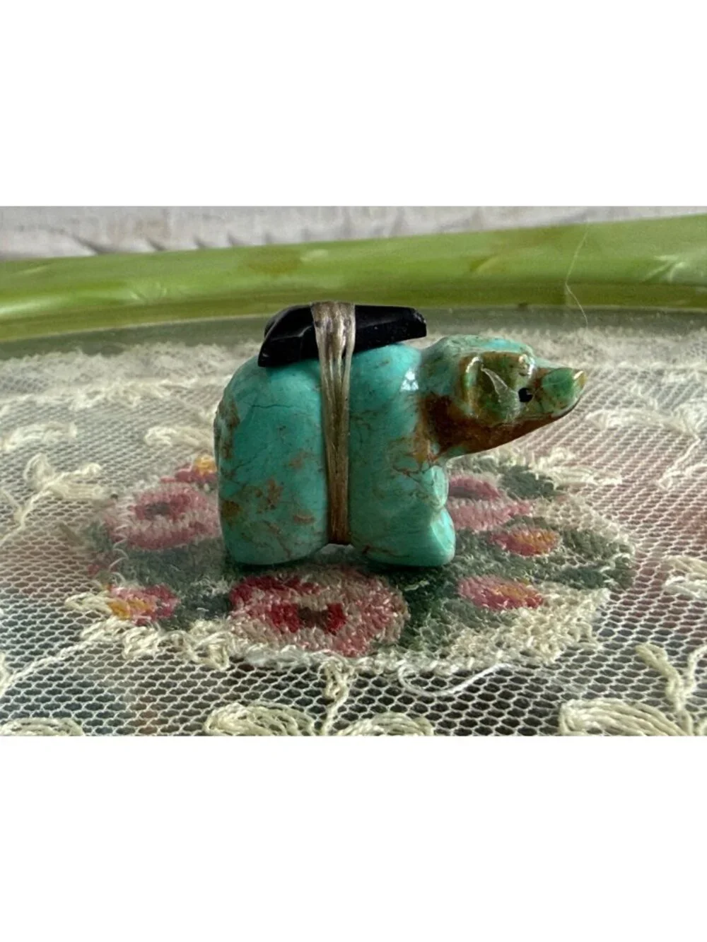 Vintage 60s Zuni Turquoise Fetish Bear Carving Jet Arrowhead 1